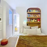 Designer Apartment Near Sacre-Coeur