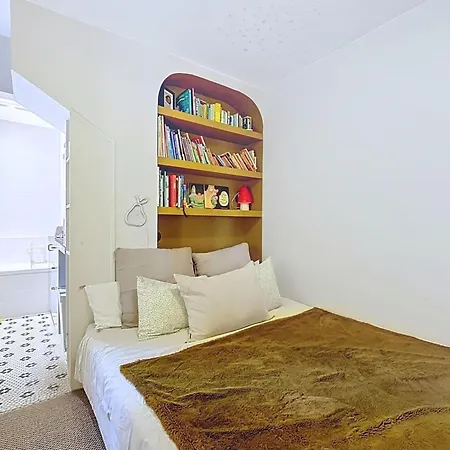 Apartment Designer Near Sacre-coeur *